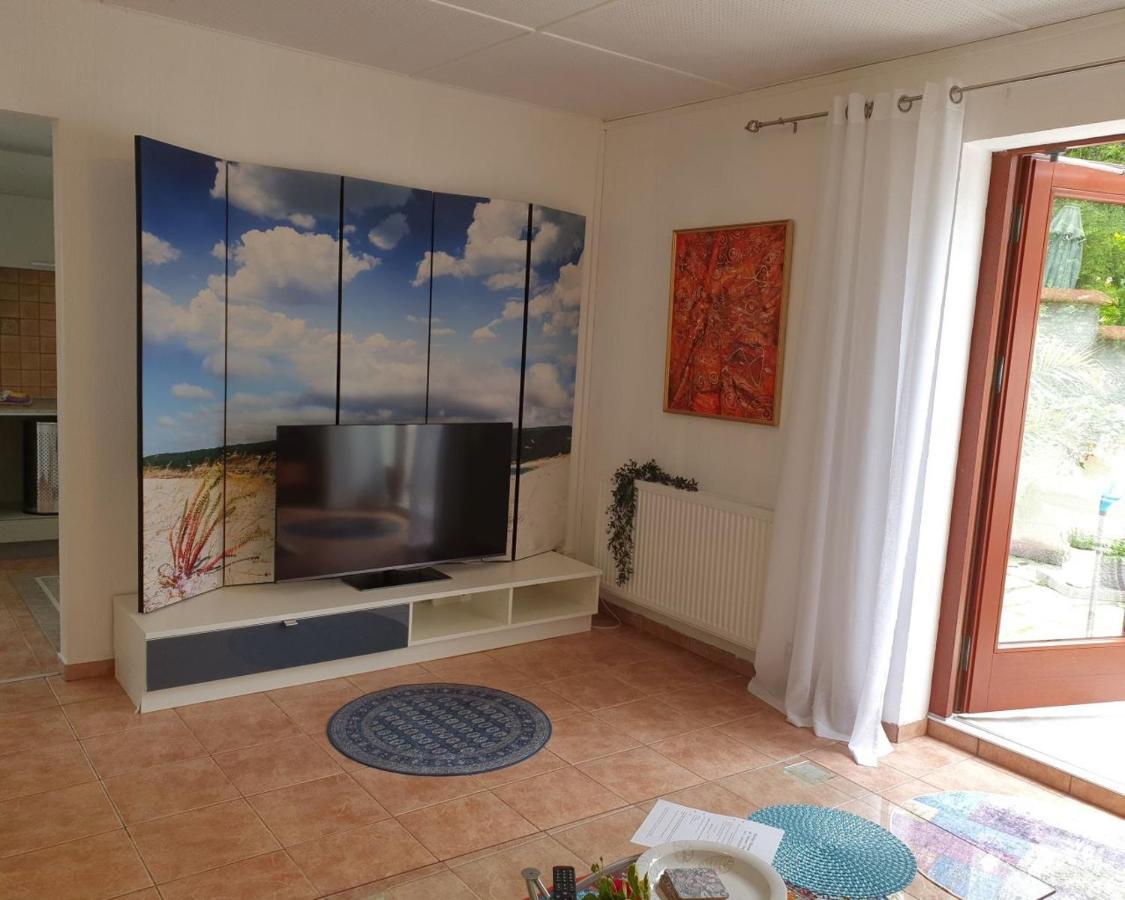 Laegenhet Thujan, Solrosen I Simrishamn-Oesterlen 外观 照片